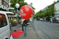 Riesenballon Deko luftgef&uuml;llt mit Riesenstab
