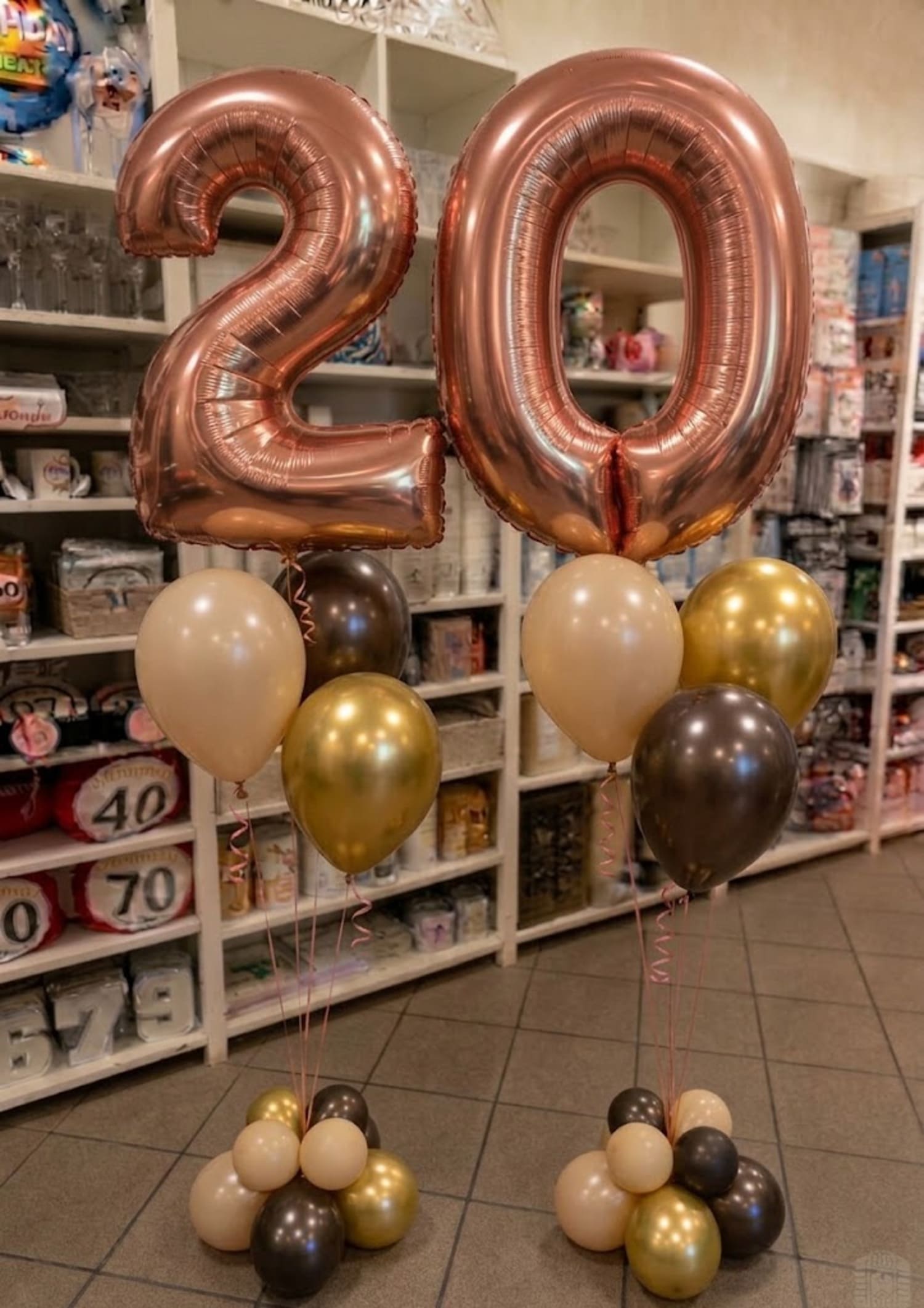Rosegoldene Zahlen im Laden Ballonbouquet - zwei Zahlen - mit Heliumballons – Bild 1